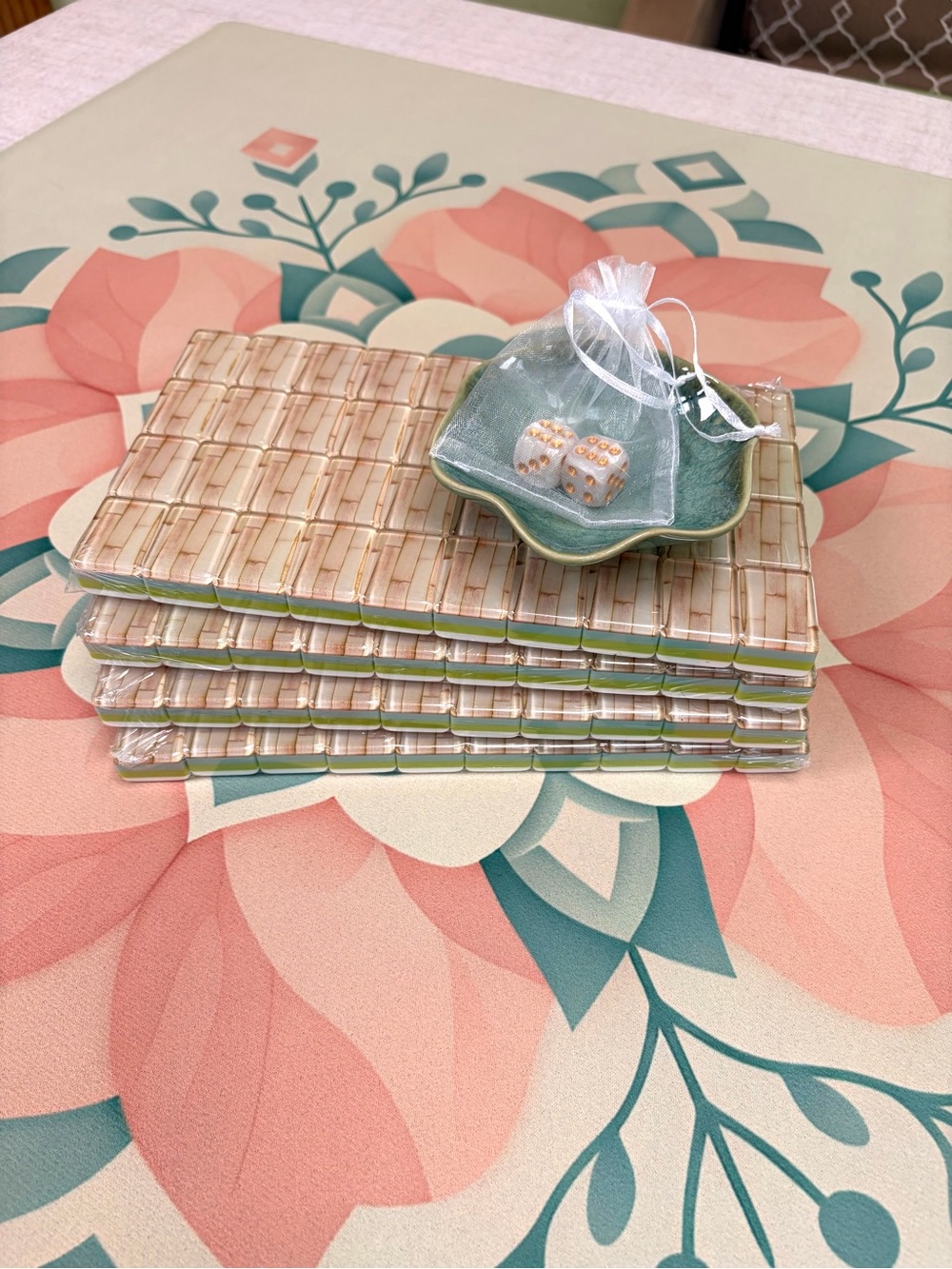 Set of🎋 Bamboo Mahjong Tiles 🀄️, Mahjong Mat, Dish & Dice 🎲
